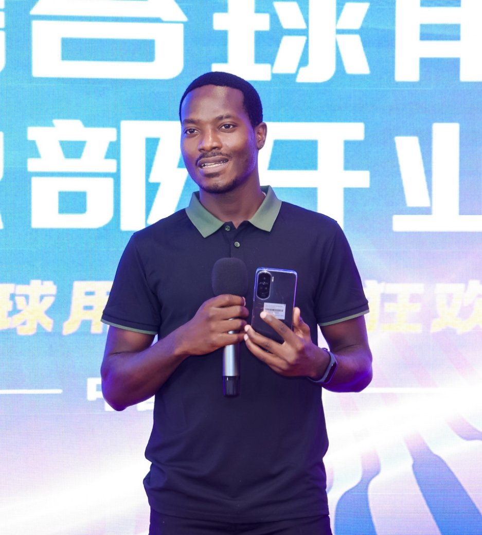 Emilio Chicou, fondateur d’AlloGo Sourcing, en Chine